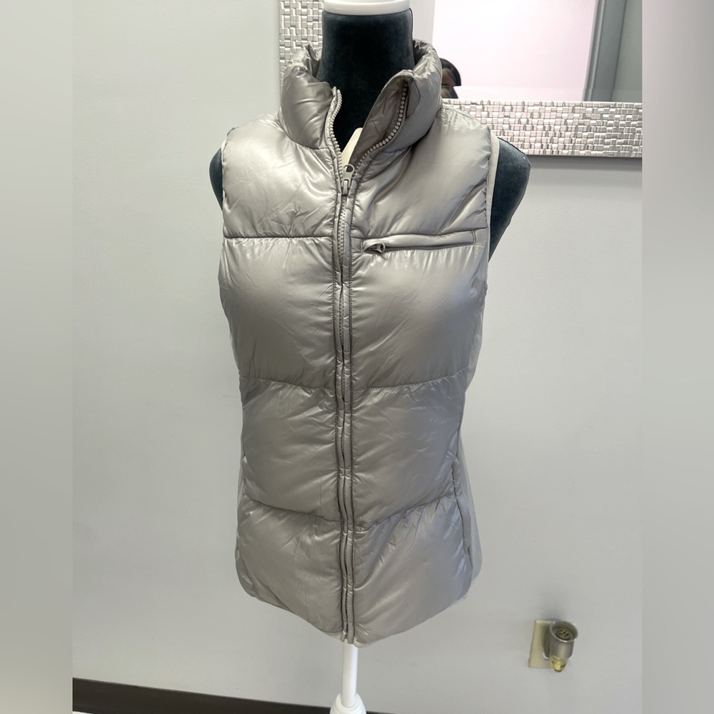 Fabletics "Elliot Packable Puffer Vest" Metallic Grey NWT